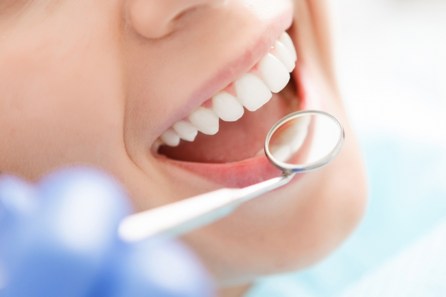Как защитить эмаль зубов? Последствия повреждения эмали